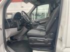 VW Crafter z GARRAF G-30H Maszyna do pianki poliuretanowej